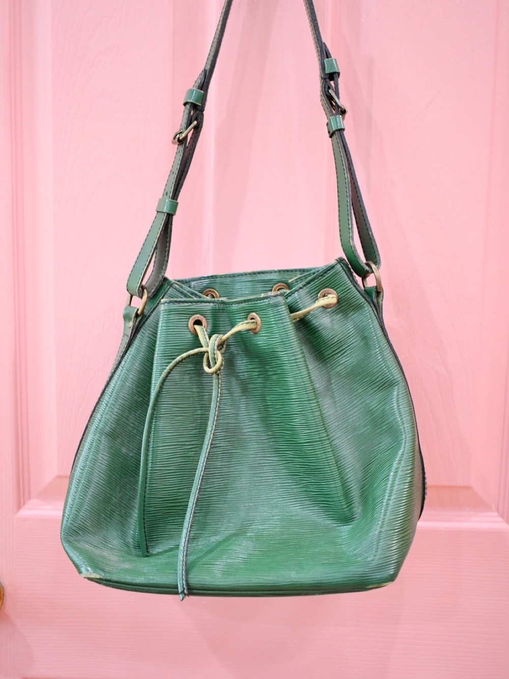 Louis Vuitton Green Epi Leather Drawstring Bucket Shoulder Bag - Picture 3 of 11